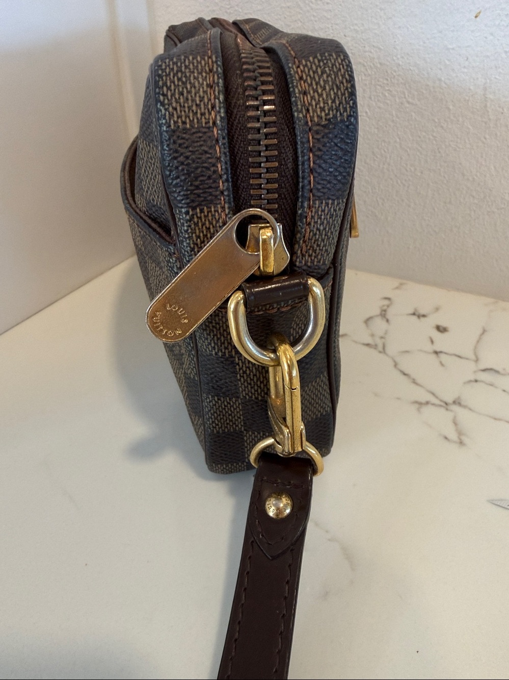 Louis Vuitton Damier Ebene Clutch - Picture 3 of 10